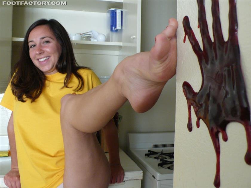 Image of virgin pussy with hymen Index of clitoris