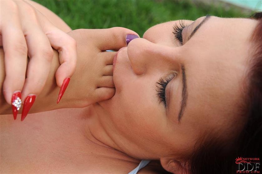 Cover 4 Titty tarts taste toes 140 Photos