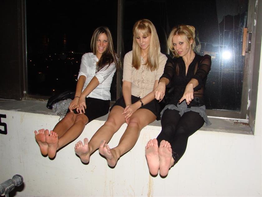 Cover 2 3 Girl Foot licking 28 Photos