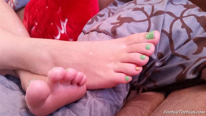 Footsie Tootsies - LucieRae
