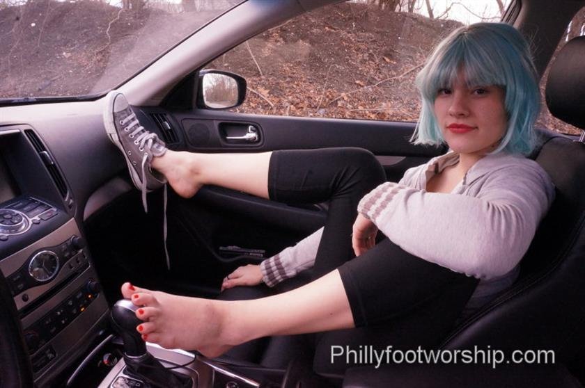 Cover 2 Birdie takes sneaker off in the car 56 Photos