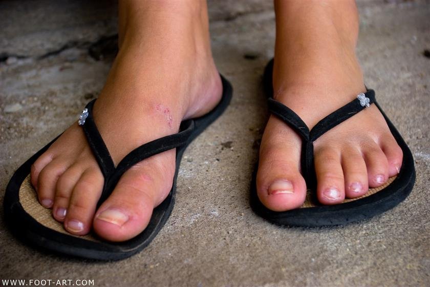 Cover 5 Issue 62 flip flops 72 Photos