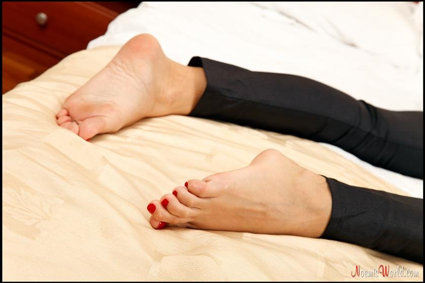 Cover 5 Sexy Selena teasing with her red polished toenails 80 Photos