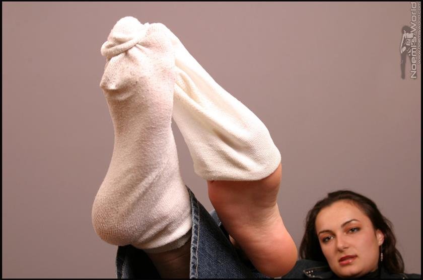 Cover 3 Maria with tan knee highs and barefoot 71 Photos