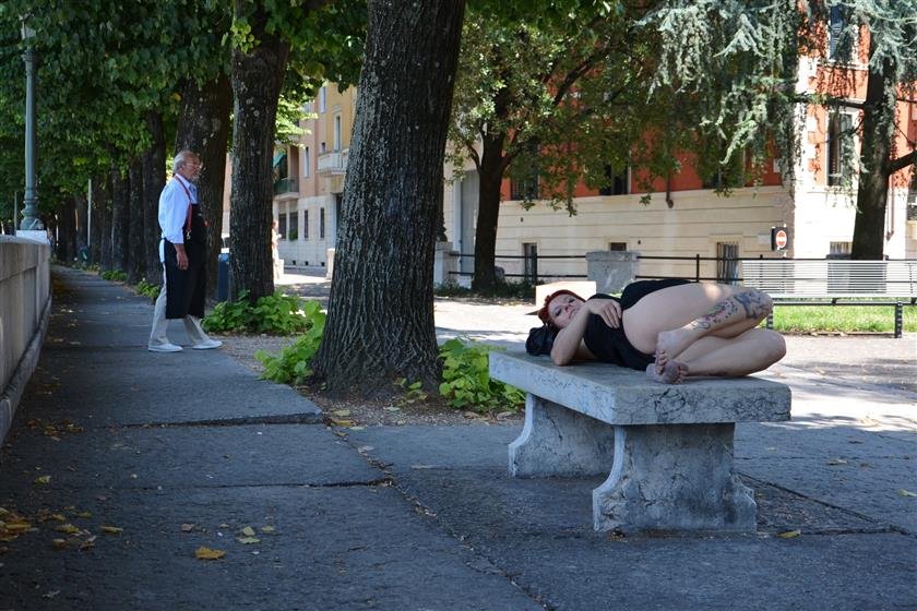 Cover 3 Barefoot Urban Nudity: LIARED 04 32 Photos
