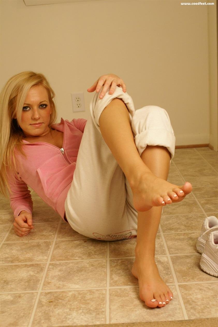 Lyn footjob Lyn footjob