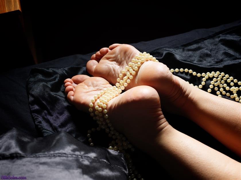 Silk Soles - Ariel's Pearl Necklace - HQ