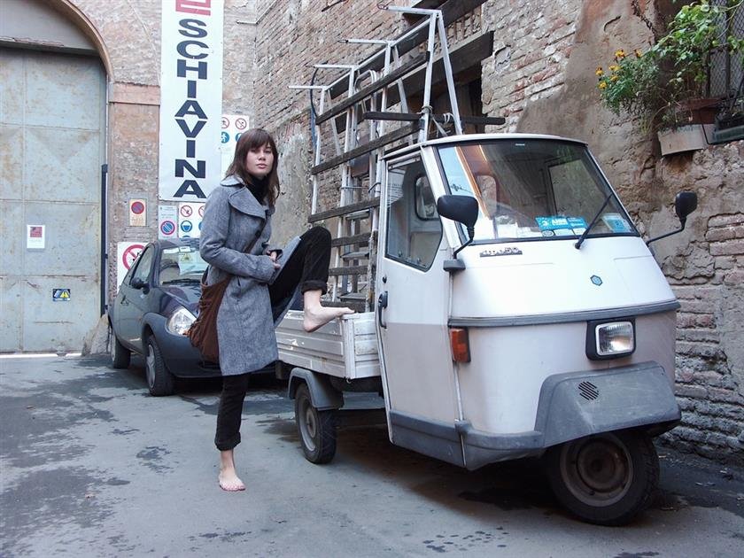 Barefoot Urban Girls - MARY 01