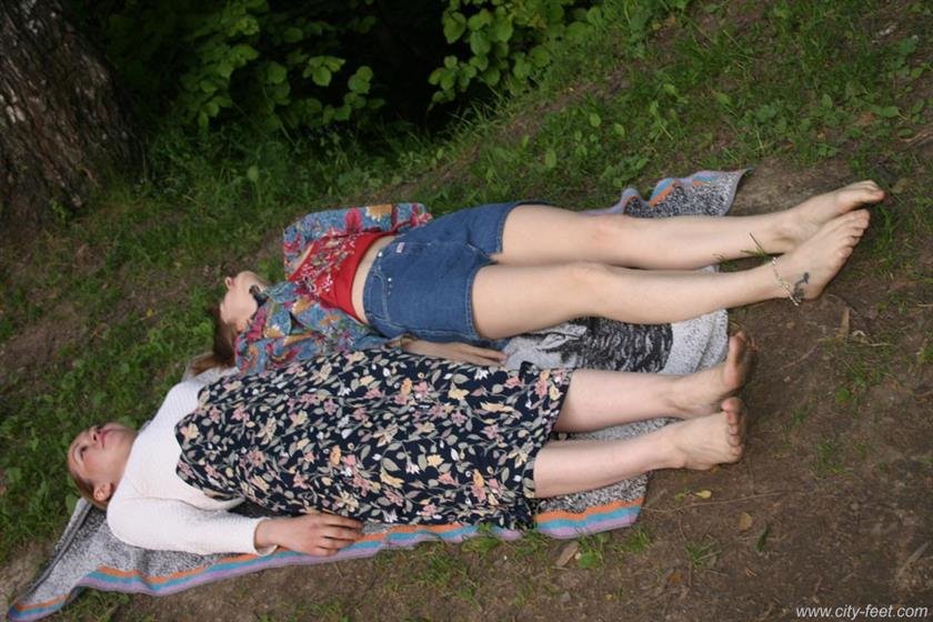 Cover 3 Barefooted picnic. Part 2. 83 Photos