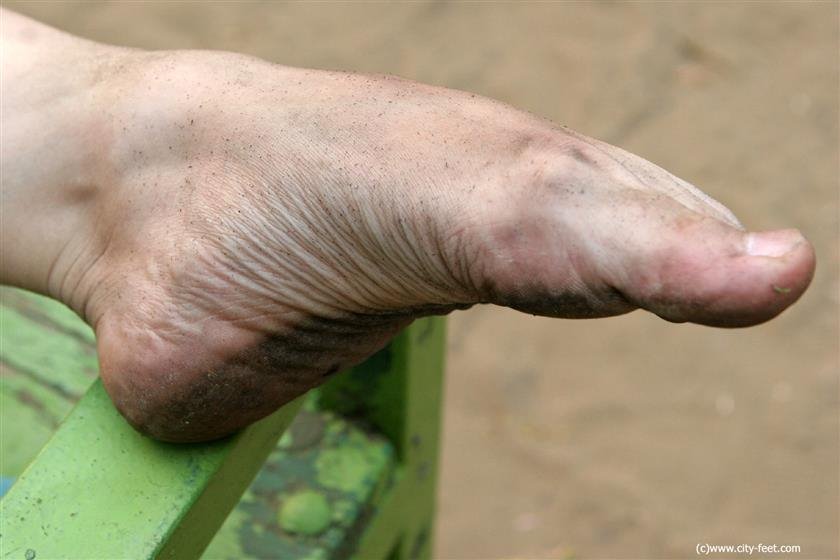 Cover 4 Evening barefoot stroll, part4 95 Photos