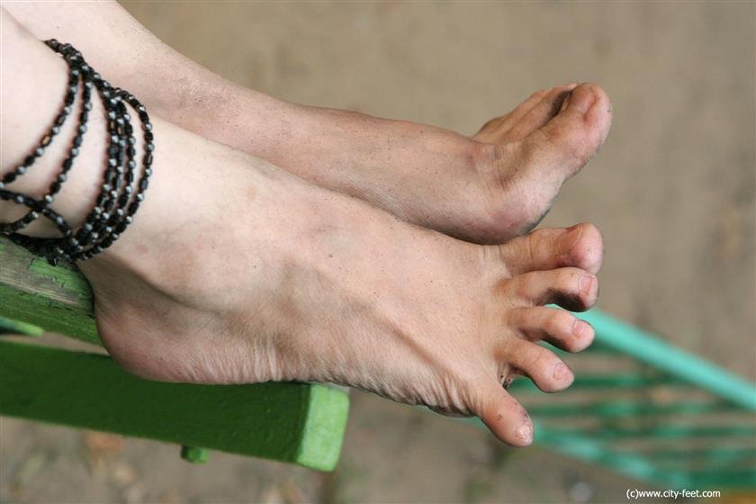 Cover 2 Evening barefoot stroll, part4 95 Photos