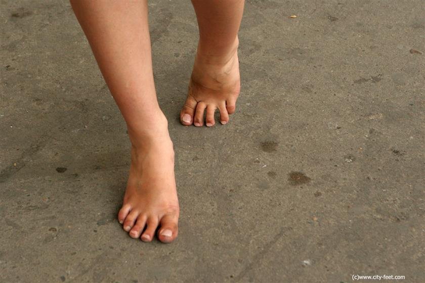 Cover 3 Barefoot beauty 61 Photos