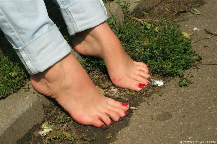 Cover 3 Barefoot and free. Part 1. 81 Photos