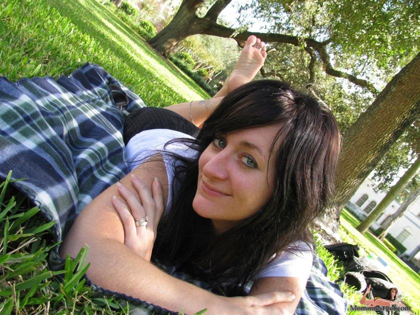 Cover 4 Bare Feet 57 Photos